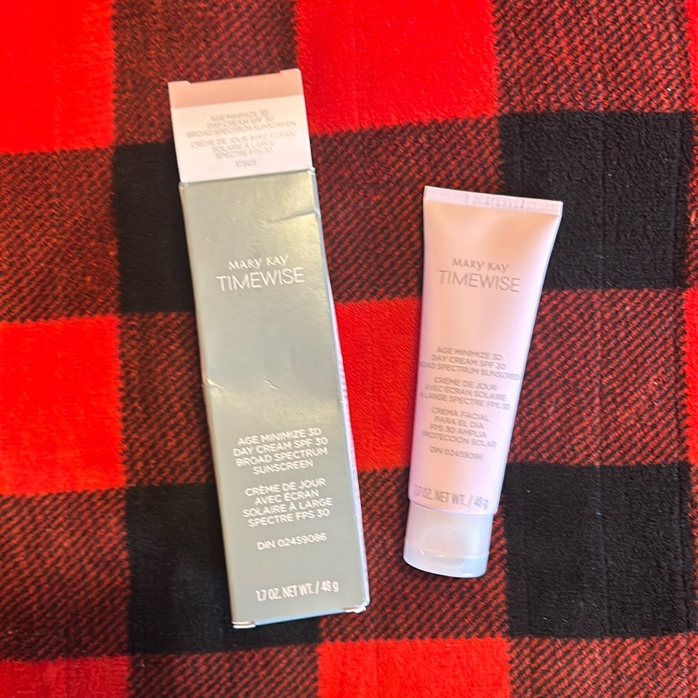 TimeWise Miracle 3D Day Cream